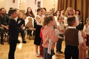 Dömötör napi családi táncház Cegléd plakát