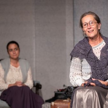 Kastély Kamaraszínház Hedry Mária: Árnyéksors Budapest