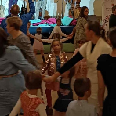 Miklós napi táncház Cegléd