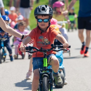 Kismotoros Felvonulás és Családi Nap Esztergom