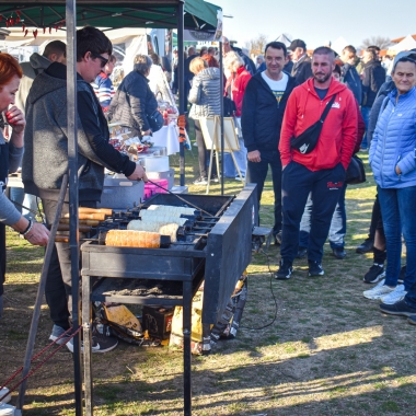 Tóparti Kézműves és Termelői Piac Cegléd