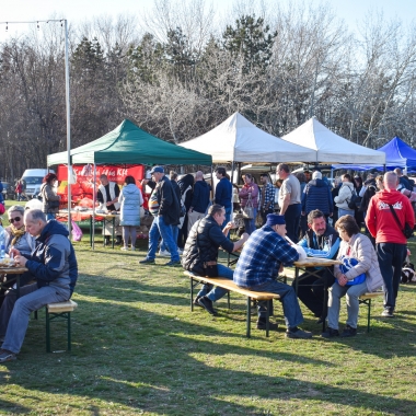 Tóparti Kézműves és Termelői Piac Cegléd